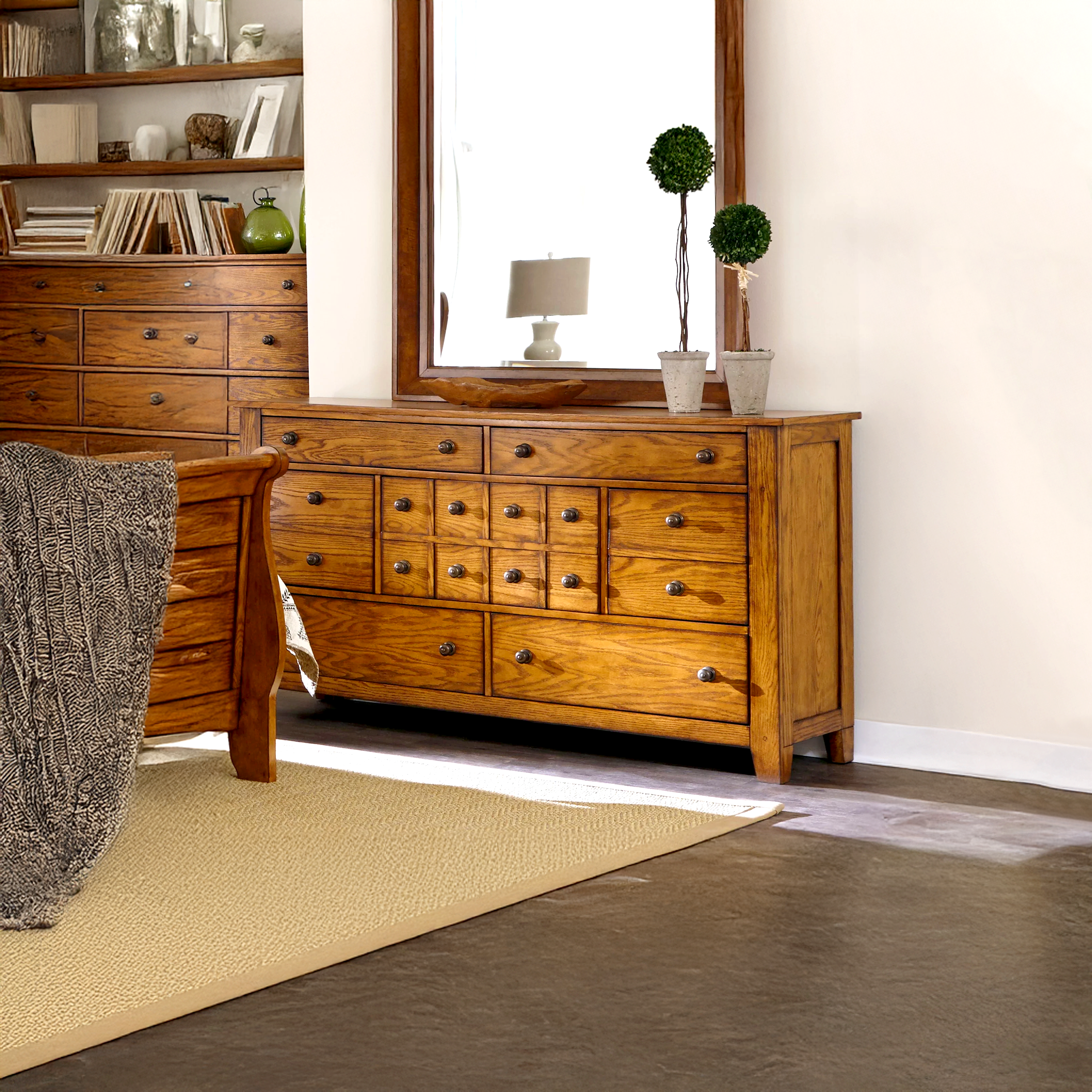 Bedroom's Dresser & Mirror