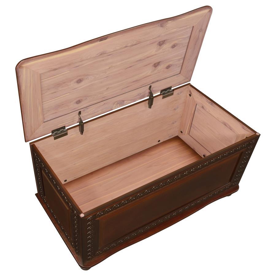 Finlay - Traditional Cedar Chest with Flip