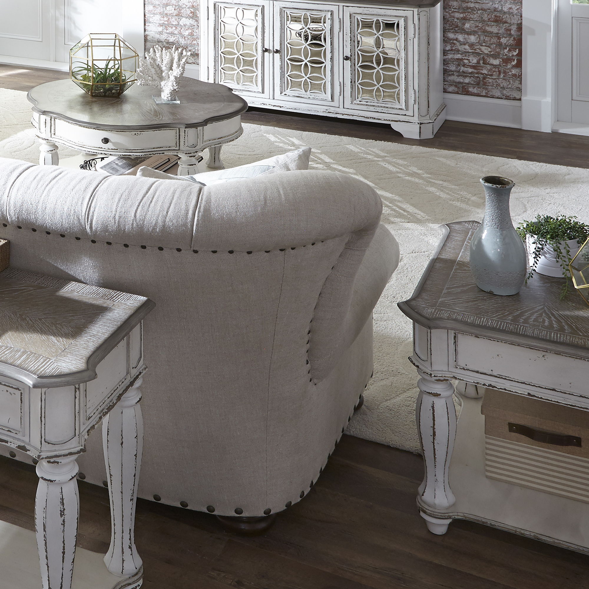 Magnolia Manor 3-Piece Table Set