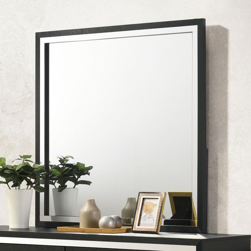Lucia - Dresser Mirror