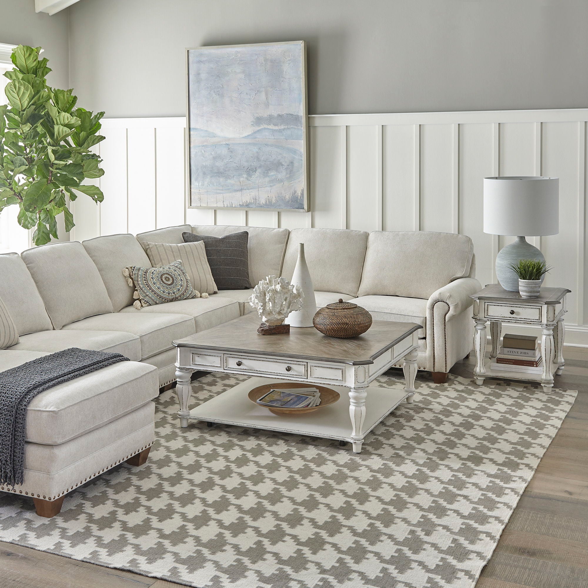 Magnolia Manor 3-Piece Table Set