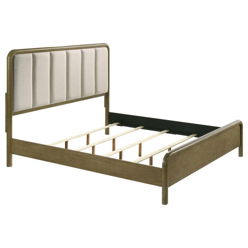 Amsbury Bedroom Set in Nutmeg