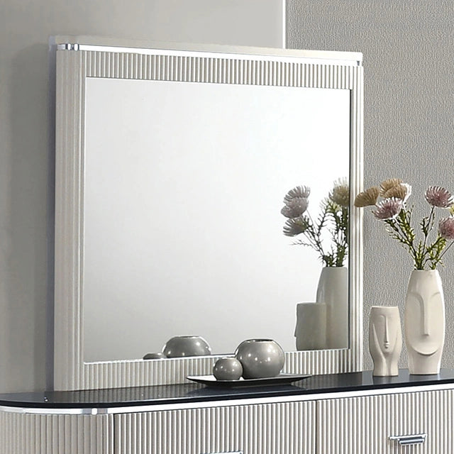 Aldgate Mirror