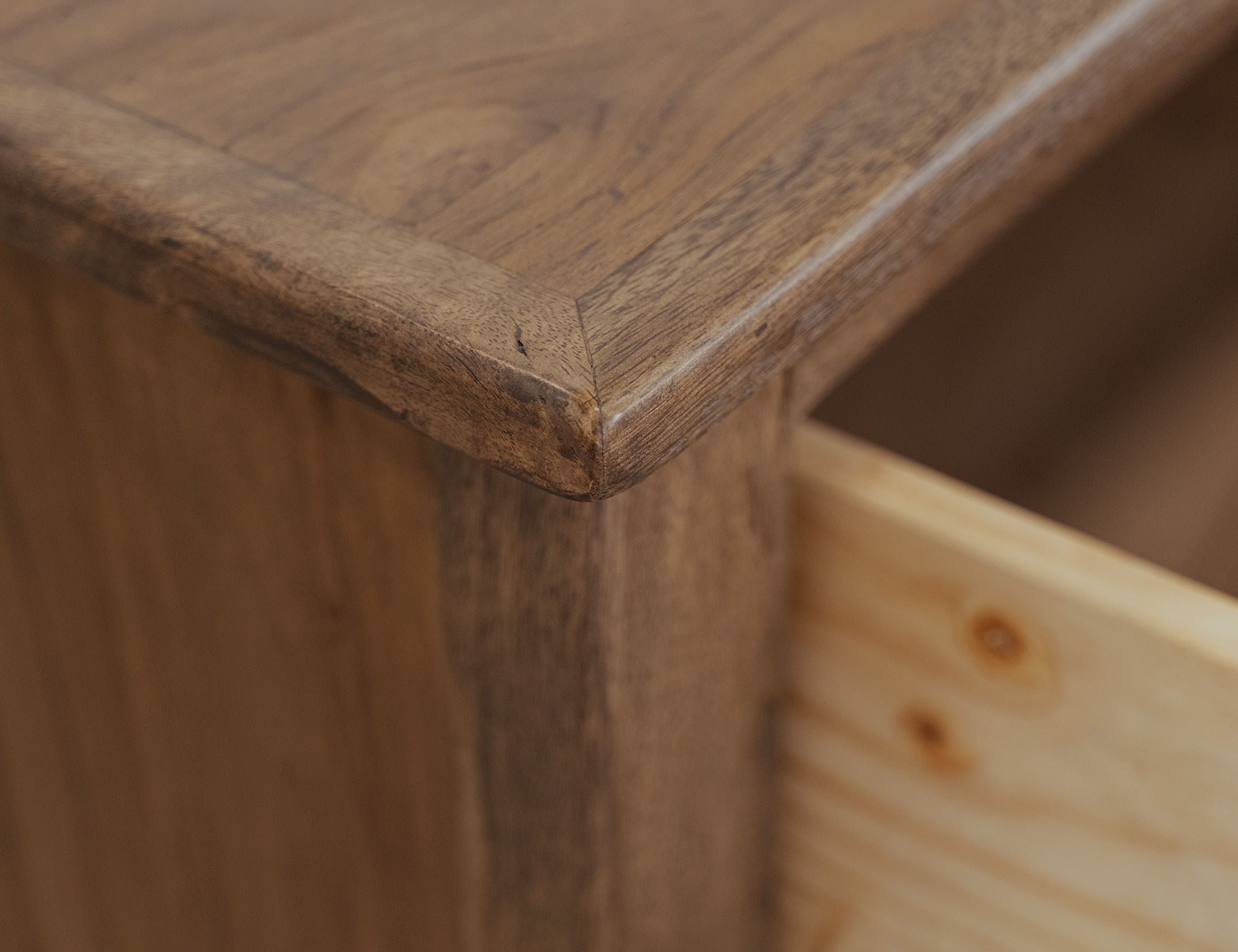 Natural Teca 2-Drawer Nightstand