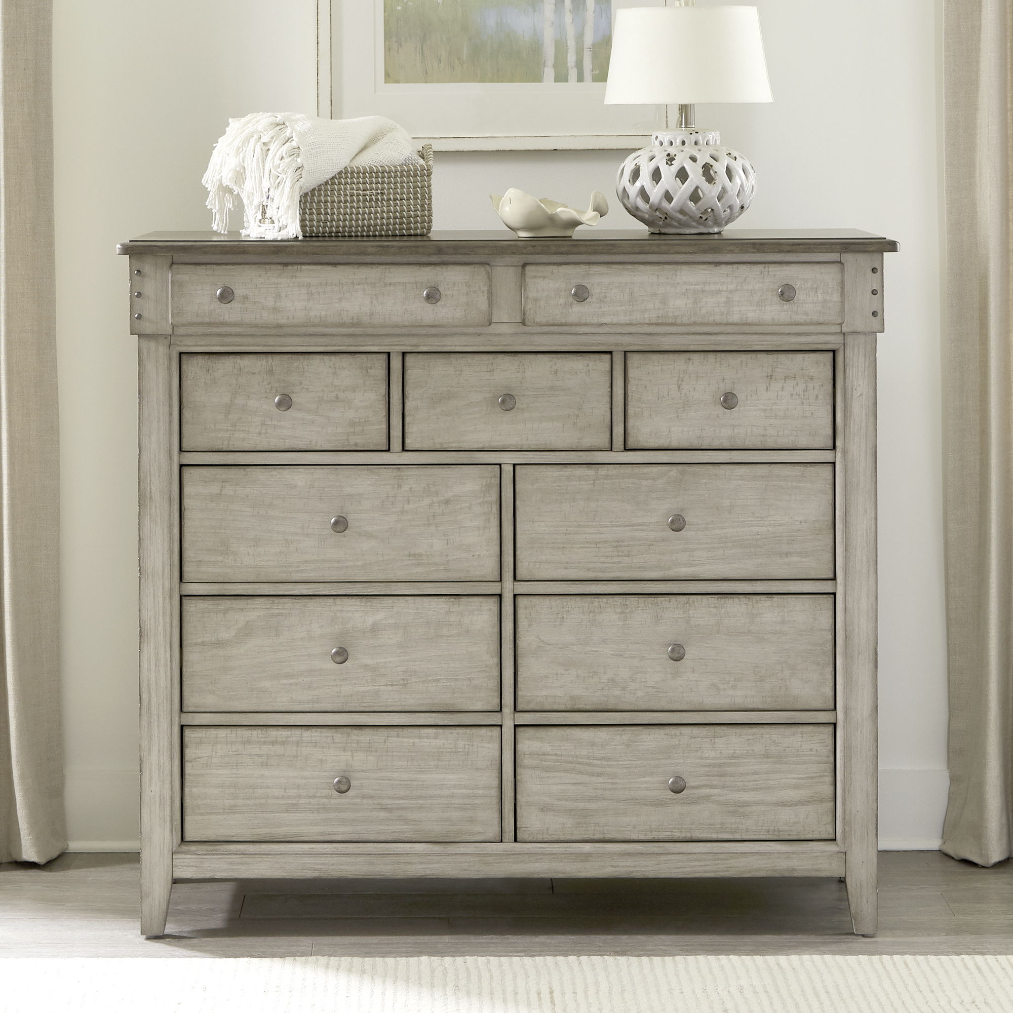 Ivy Hollow 11-Drawer Chesser