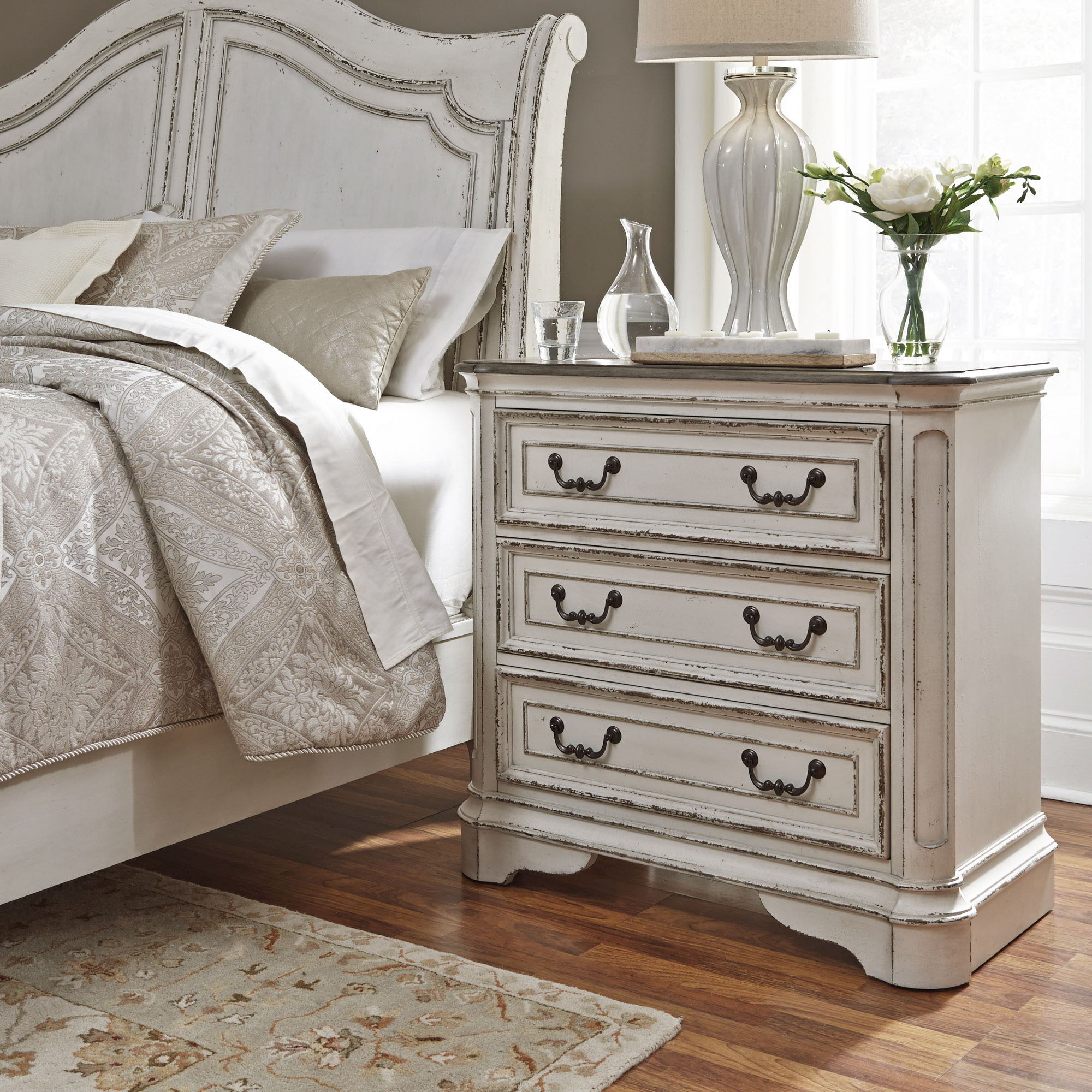 Magnolia Manor - 3 Drawer Bedside Chest